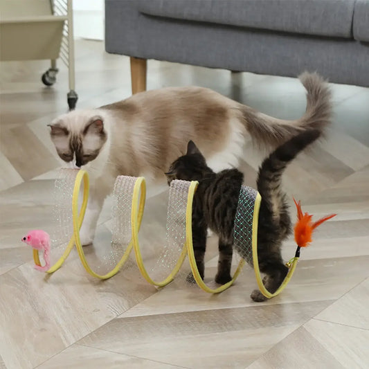 KatzenFlitz Spieltunnel in Anwendung - Katze spielt im Tunnel